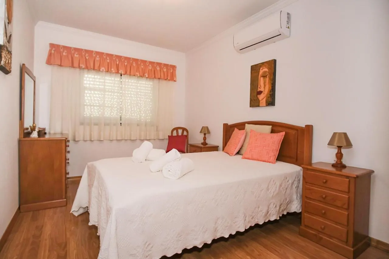 Apartamento T2 Em Condominio Fechado. Albufeira